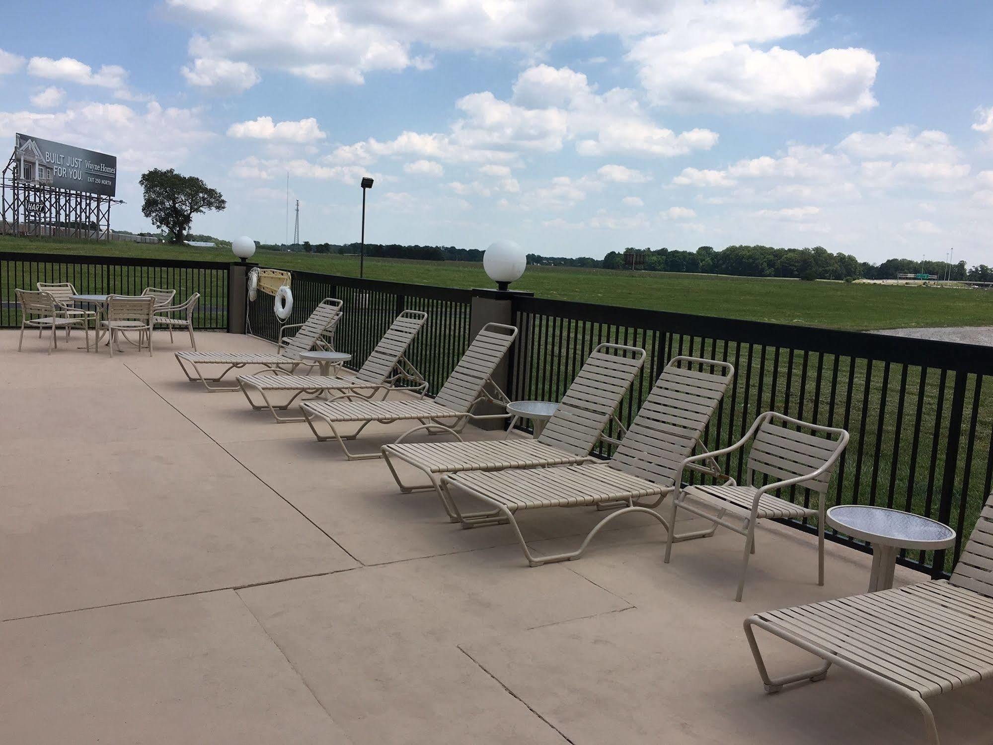 Country Inn & Suites By Radisson, Sandusky South, Oh Milan Exterior photo